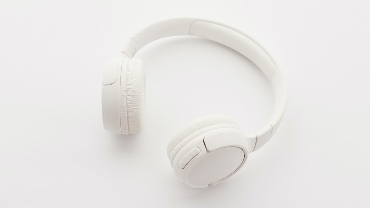 headphones-hero-pic.jpg headphones-hero-pic.jpg